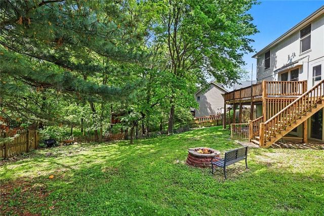 7106 N Holly Court, Kansas City, MO 64118