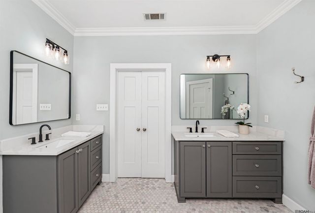 17694 Martin Lake Dr, Baton Rouge, LA 70816