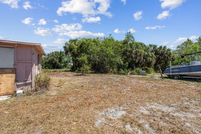 4250 29th Ave, Vero Beach, FL 32967