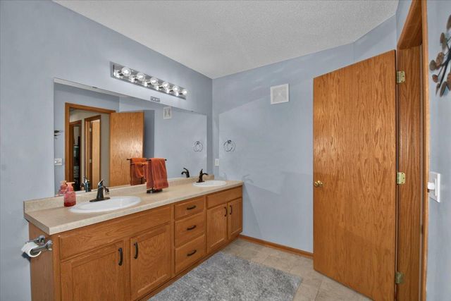 6386 64th Way NE, Albertville, MN 55301