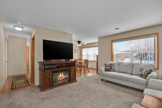 6386 64th Way NE, Albertville, MN 55301