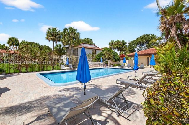 21785 Cypress Dr 46H, Boca Raton, FL 33433