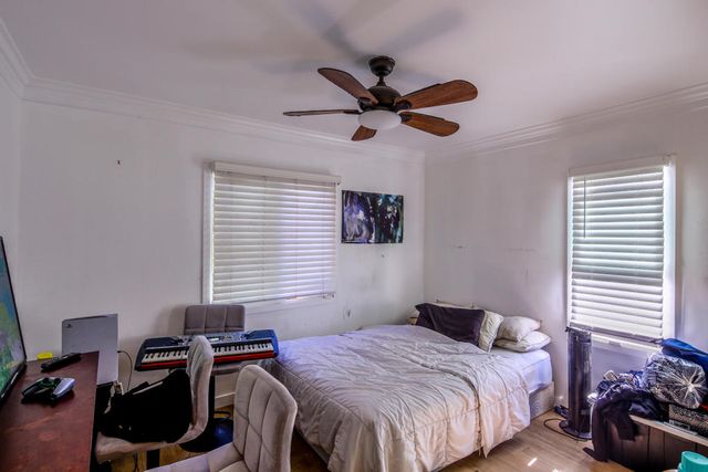 5907 S Van Ness Avenue, Los Angeles, CA 90047