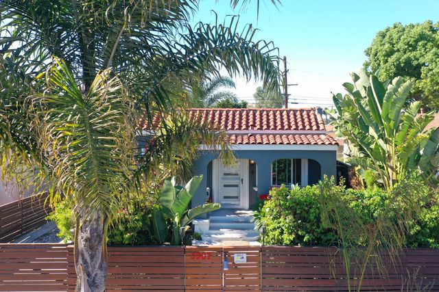 5907 S Van Ness Avenue, Los Angeles, CA 90047