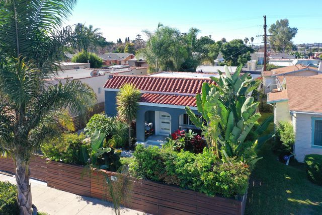 5907 S Van Ness Avenue, Los Angeles, CA 90047