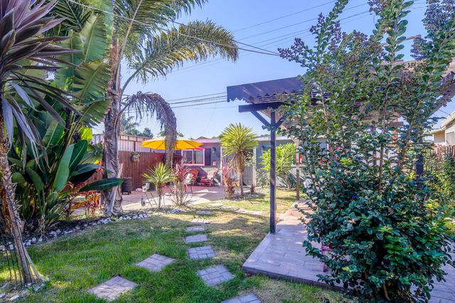 5907 S Van Ness Avenue, Los Angeles, CA 90047