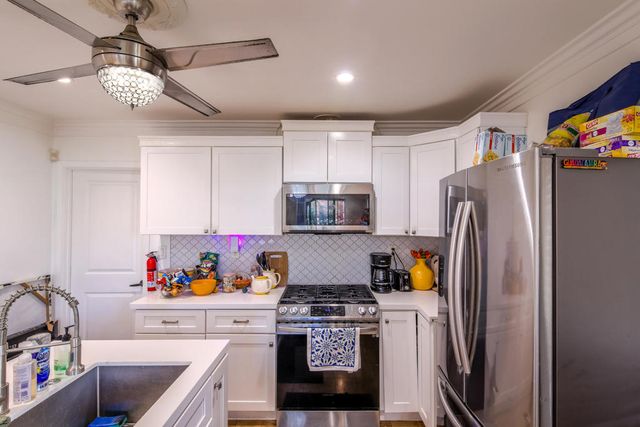 5907 S Van Ness Avenue, Los Angeles, CA 90047