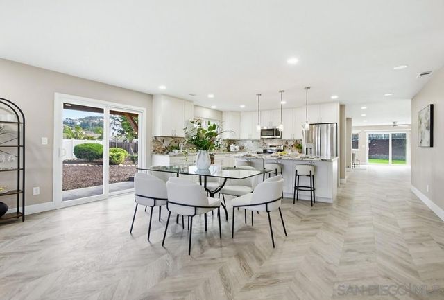 6425 Bounty Ct, San Diego, CA 92120