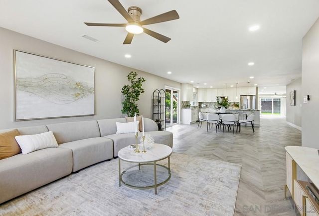 6425 Bounty Ct, San Diego, CA 92120