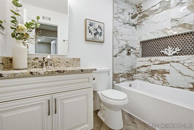 6425 Bounty Ct, San Diego, CA 92120