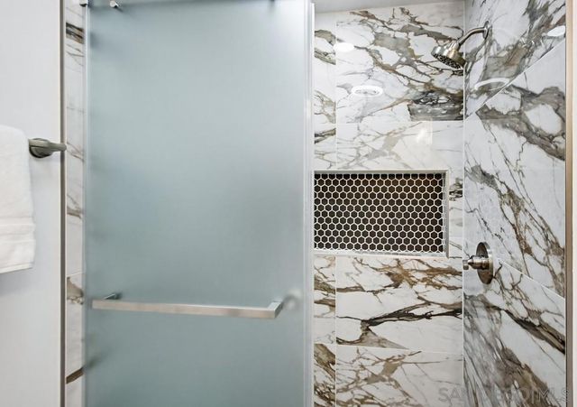 6425 Bounty Ct, San Diego, CA 92120