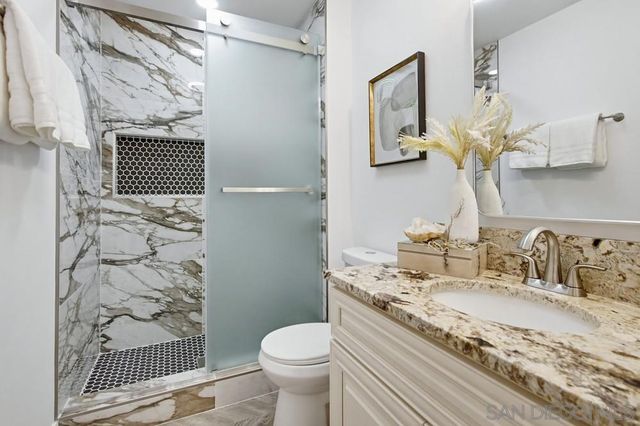 6425 Bounty Ct, San Diego, CA 92120