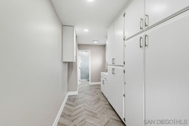 6425 Bounty Ct, San Diego, CA 92120