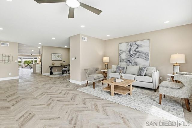 6425 Bounty Ct, San Diego, CA 92120