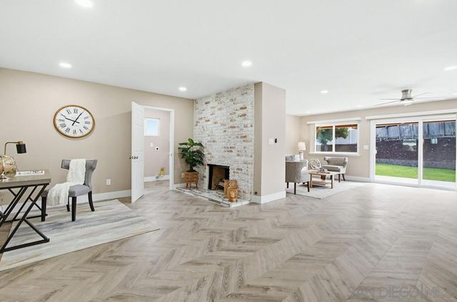 6425 Bounty Ct, San Diego, CA 92120