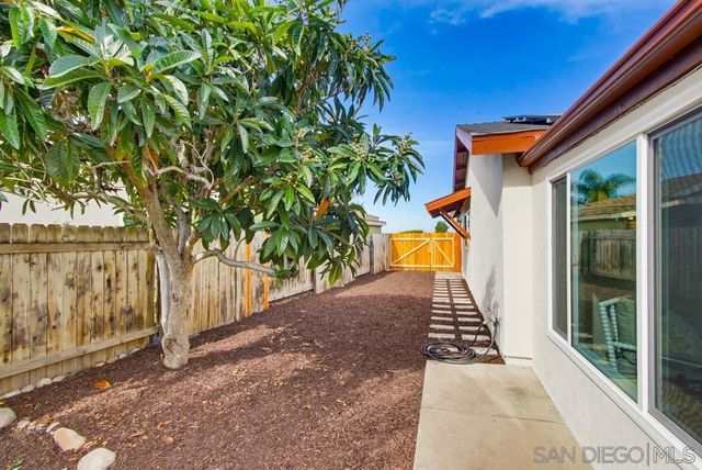 6425 Bounty Ct, San Diego, CA 92120