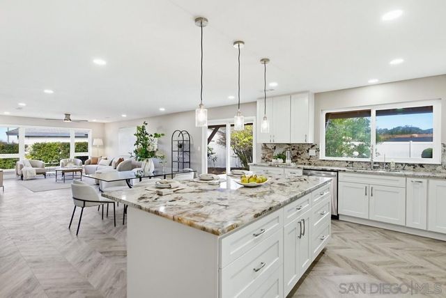 6425 Bounty Ct, San Diego, CA 92120