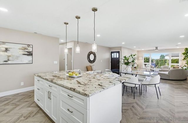 6425 Bounty Ct, San Diego, CA 92120