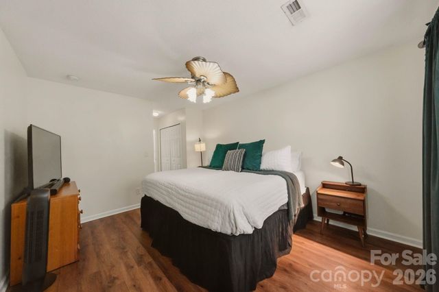 12446 Hennigan Place Lane, Charlotte, NC 28214