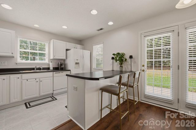 12446 Hennigan Place Lane, Charlotte, NC 28214