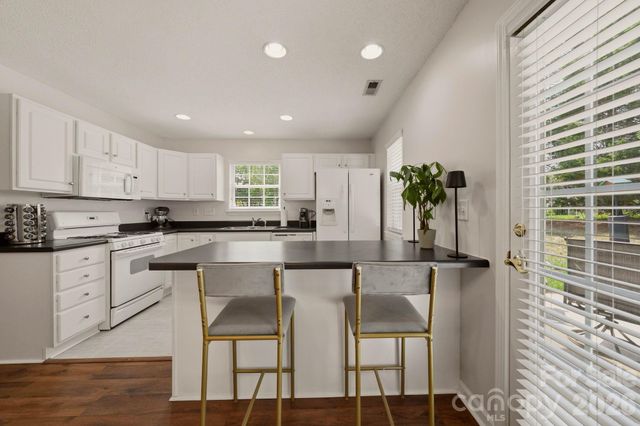 12446 Hennigan Place Lane, Charlotte, NC 28214