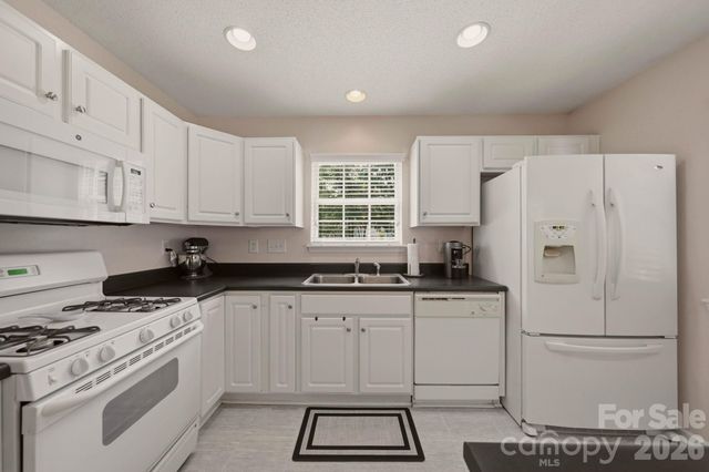12446 Hennigan Place Lane, Charlotte, NC 28214