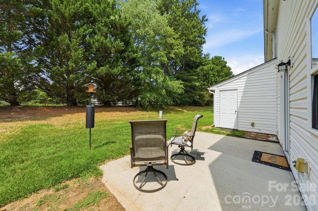 12446 Hennigan Place Lane, Charlotte, NC 28214