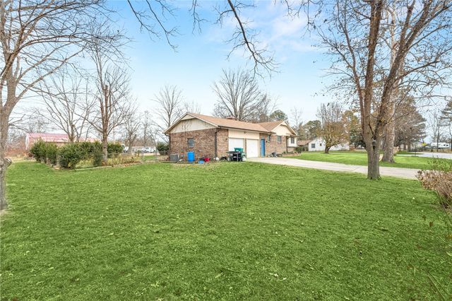 11680 Amy Avenue, Rogers, AR 72756