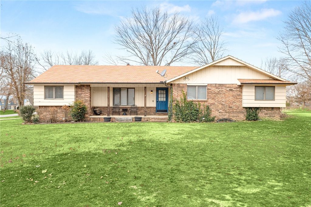 11680 Amy Avenue, Rogers, AR 72756