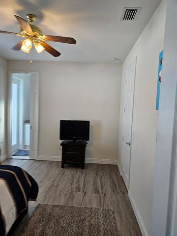 5768 NW ZENITH Drive, Port St. Lucie, FL 34986