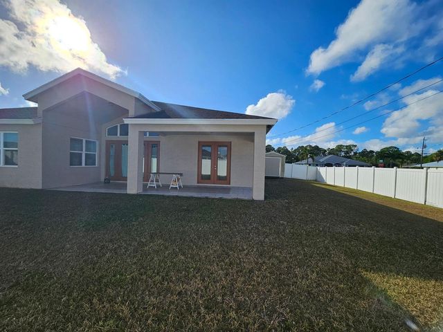 5768 NW ZENITH Drive, Port St. Lucie, FL 34986