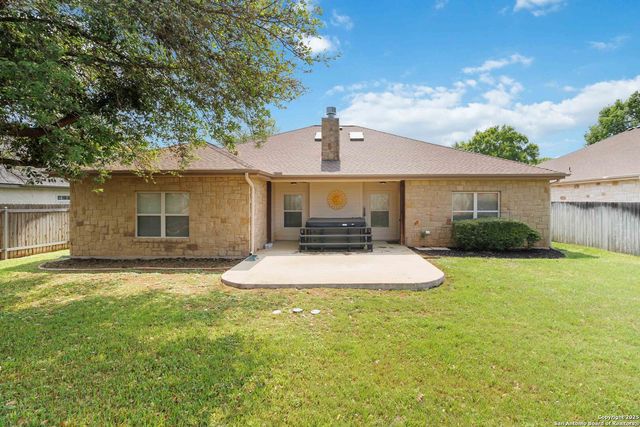 208 Firestone, Meadowlakes, TX 78654