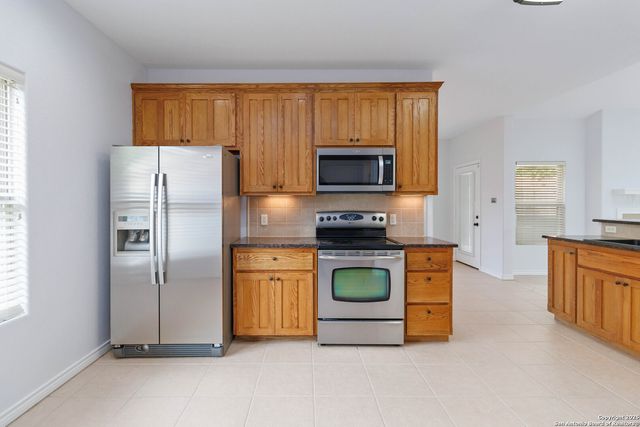 208 Firestone, Meadowlakes, TX 78654