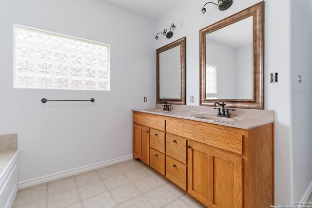 208 Firestone, Meadowlakes, TX 78654