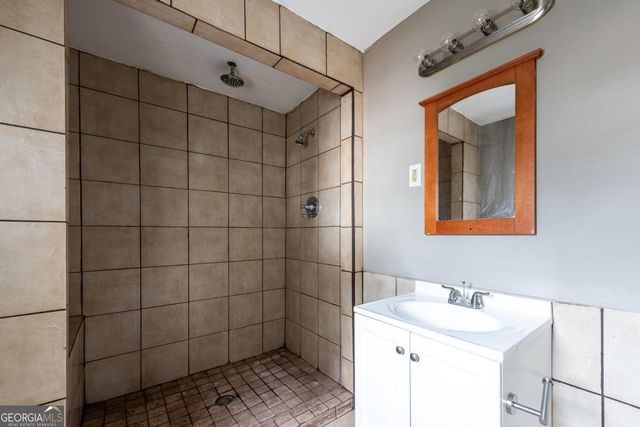 2833 CARDO Drive NW, Atlanta, GA 30318