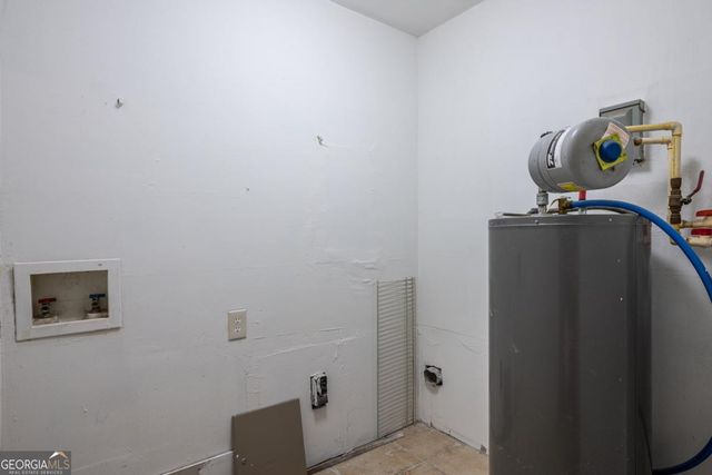 2833 CARDO Drive NW, Atlanta, GA 30318