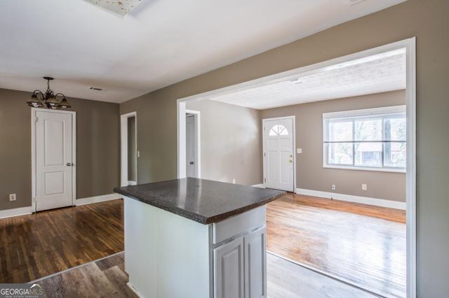 2833 CARDO Drive NW, Atlanta, GA 30318