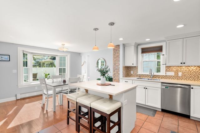 3 Broads Ave, Natick, MA 01760