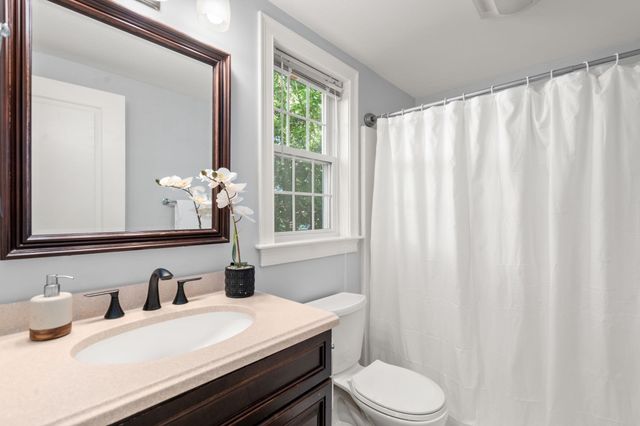3 Broads Ave, Natick, MA 01760