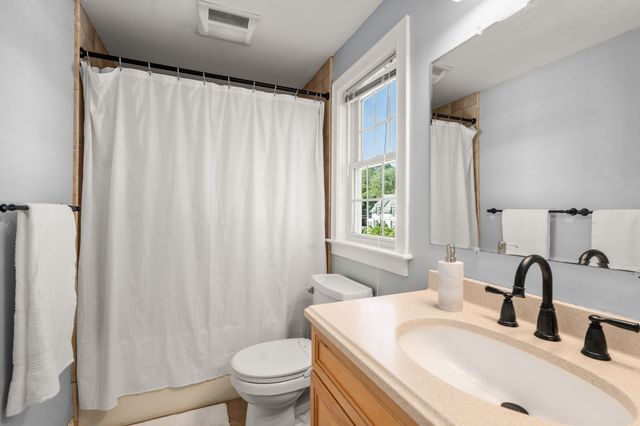 3 Broads Ave, Natick, MA 01760