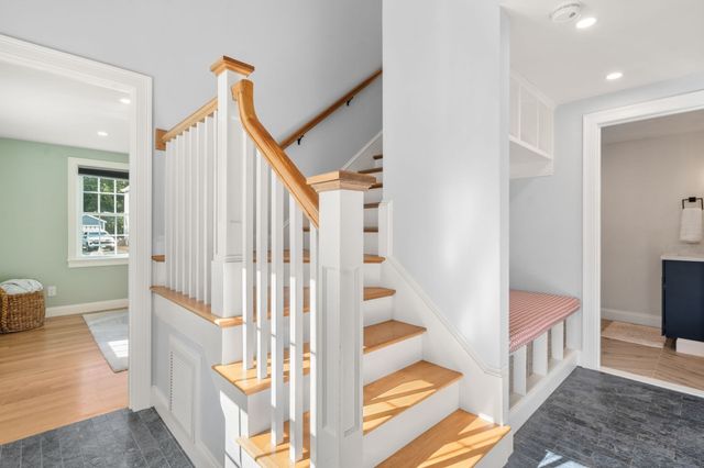 3 Broads Ave, Natick, MA 01760