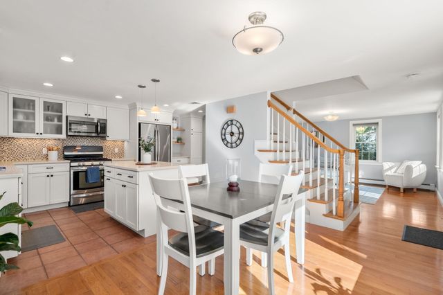 3 Broads Ave, Natick, MA 01760