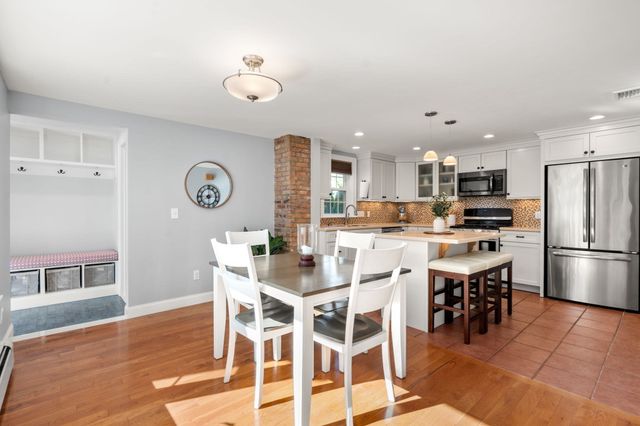 3 Broads Ave, Natick, MA 01760