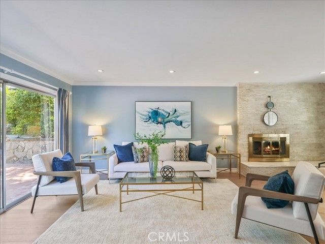 23301 Blythe Street, West Hills (los Angeles), CA 91304