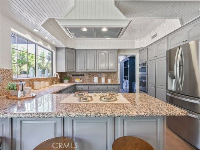 23301 Blythe Street, West Hills (los Angeles), CA 91304