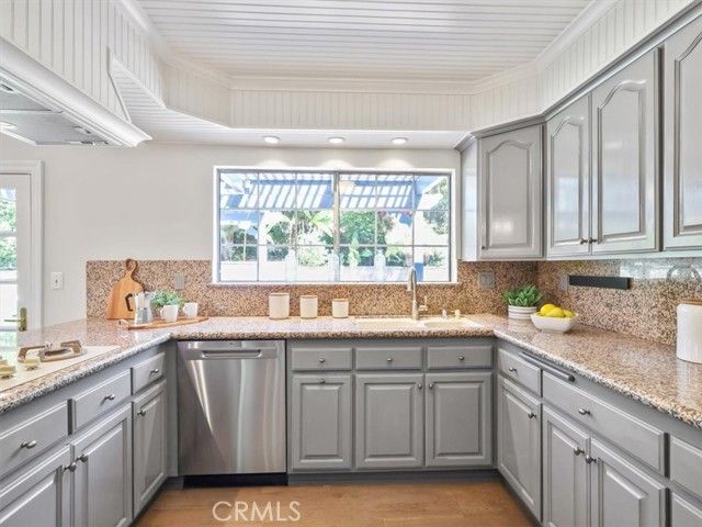 23301 Blythe Street, West Hills (los Angeles), CA 91304