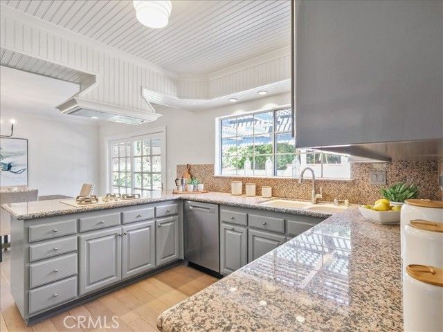 23301 Blythe Street, West Hills (los Angeles), CA 91304