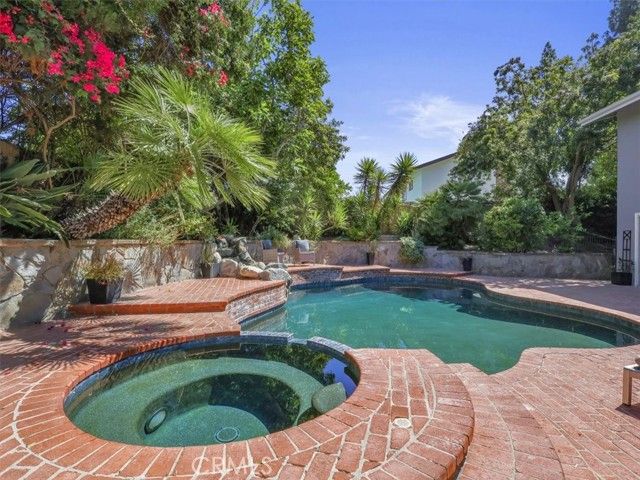 23301 Blythe Street, West Hills (los Angeles), CA 91304