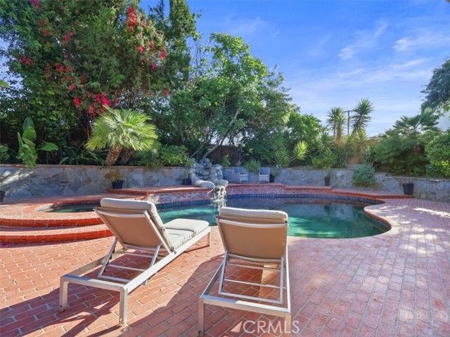 23301 Blythe Street, West Hills (los Angeles), CA 91304