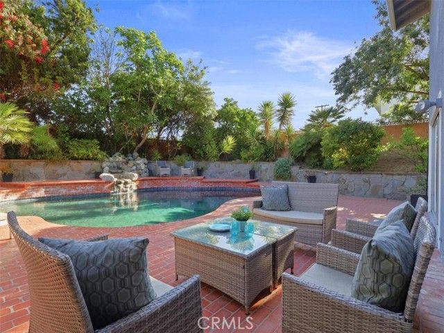 23301 Blythe Street, West Hills (los Angeles), CA 91304